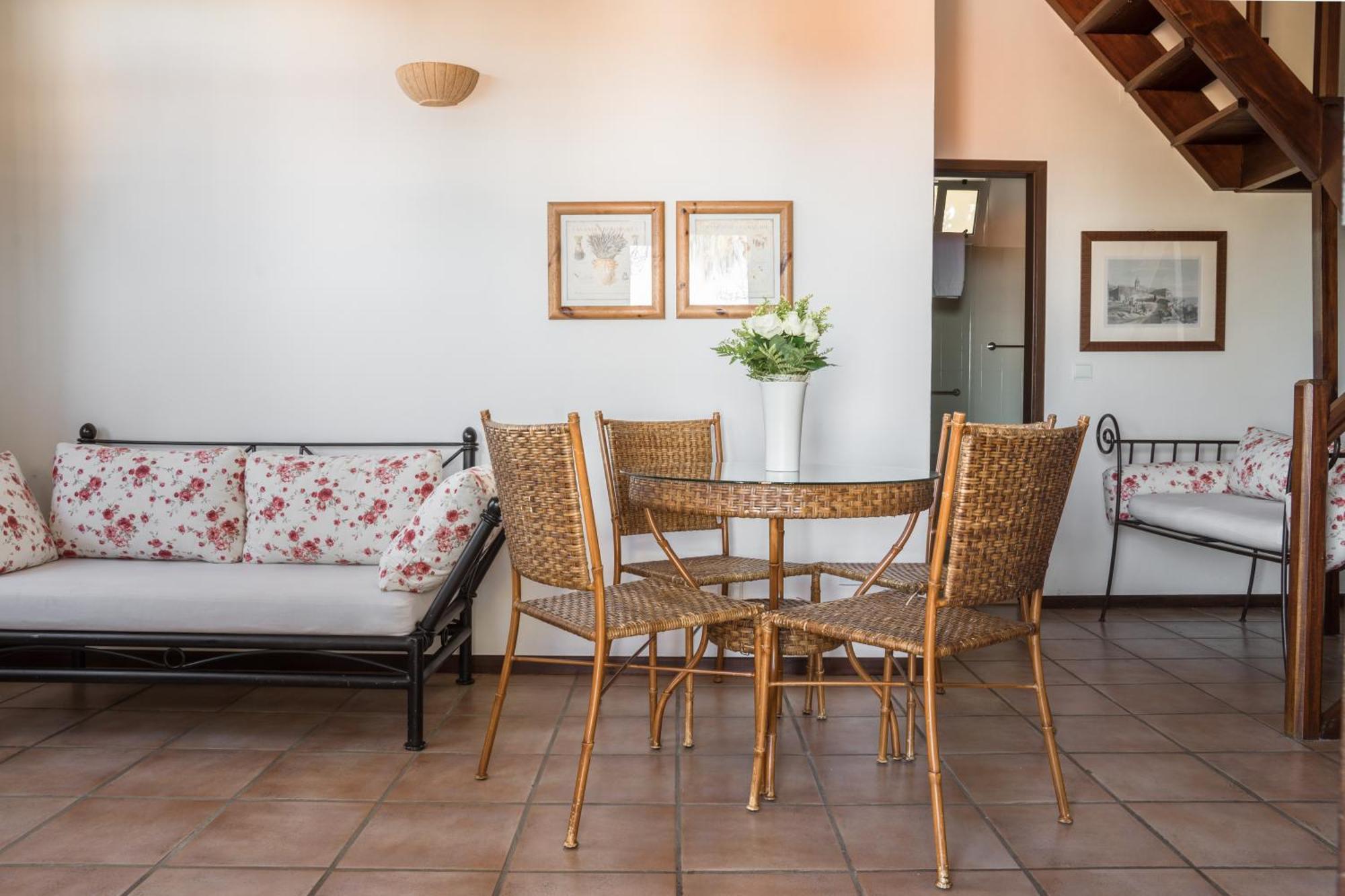 Casas De Campo Do Pomar B&B - Self Check-In Santana  Room photo