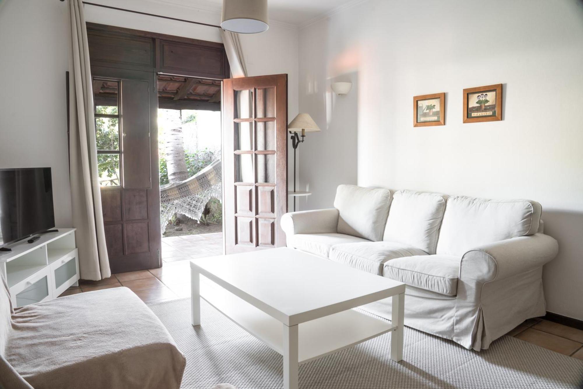 Casas De Campo Do Pomar B&B - Self Check-In Santana  Room photo